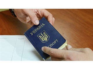 "Я оказался врагом". Почему россияне в Киеве не хотят гражданства Украины украина