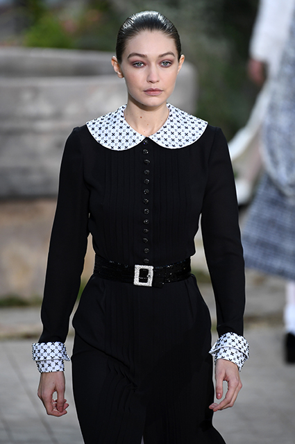 Неделя высокой моды в Париже: Кайя Гербер, Джиджи Хадид и Саша Лусс на показе Chanel Неделя высокой моды в Париже: Кайя Гербер, Джиджи Хадид и Саша Лусс на показе Chanel Новости моды