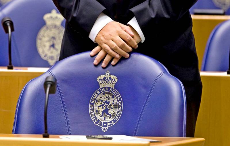 Почему российские деньги не работают на саму Россию