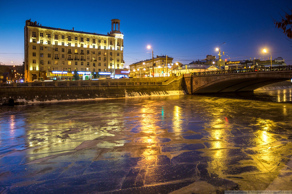 Москва покрылась льдом