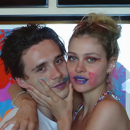 Я у мамы визажист: Бруклин Бекхэм сделал мейкап своей возлюбленной Николе Пельтц Я у мамы визажист: Бруклин Бекхэм сделал мейкап своей возлюбленной Николе Пельтц Звезды,Звездные пары