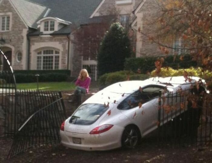 Девушки за рулем иногда делают глупости... Девушки за рулем иногда делают глупости... отдых,юмор