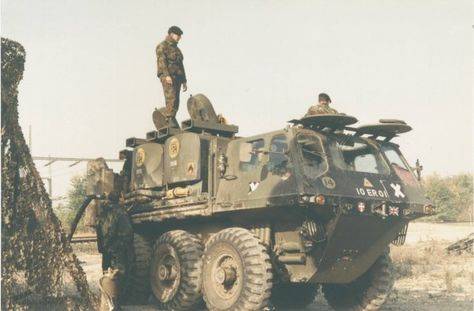По земле и воде. Амфибийный грузовик Alvis Stalwart оружие