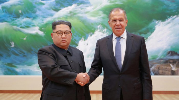 Сурового Ким Чен Ына отфотошопили на встрече с Лавровым 