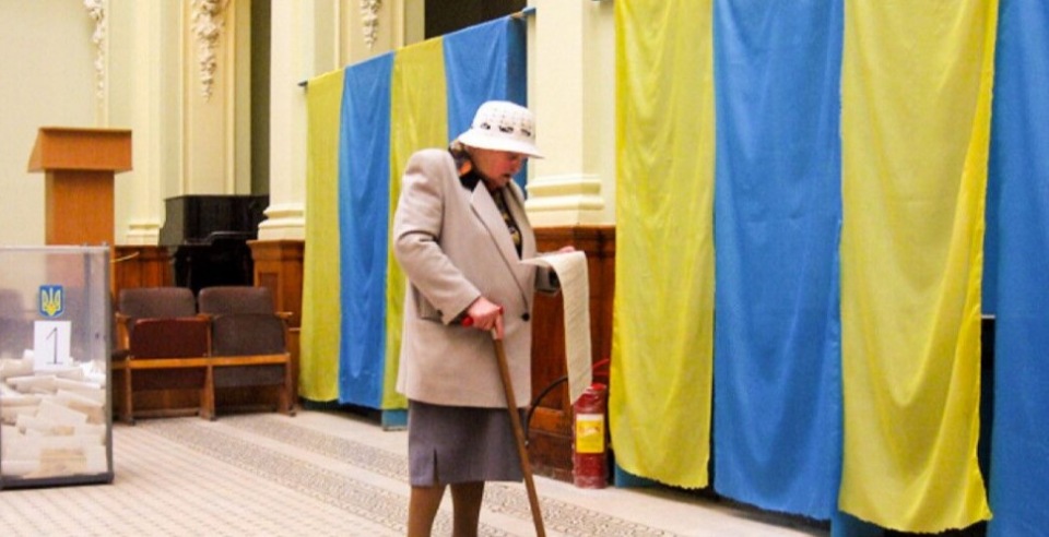 Украинские депутаты подкупают избирателей «антиковидными» препаратами