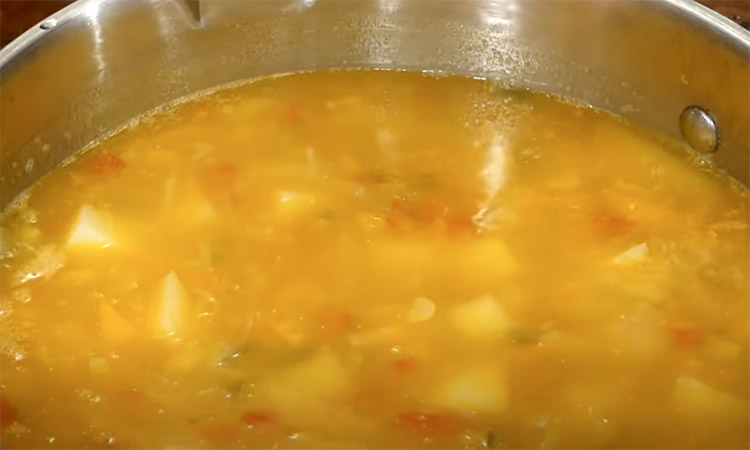 Наваристый густой суп без мяса за 20 минут минут, можно, нарезанный, перец, обжариваем, добавляем, минуты, кусочками, небольшими, тушим, провариваем, закрытой, крышкеСледом, кладем, Добавляем, кубики, картошки, заливаем, водой, слабом