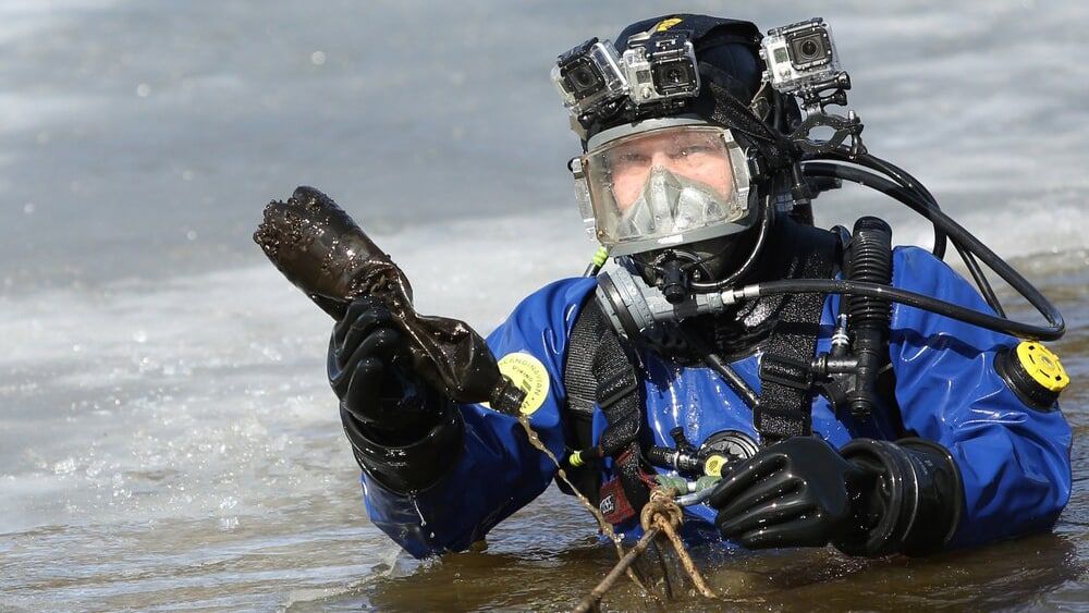 Сахалинские спасатели начали поиски двух пропавших людей