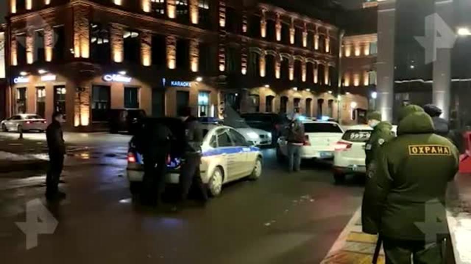 Полицейские нашли оружие в "Гелендвагене" стрелявшего в центре Москвы