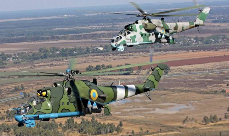 Украинские вертолеты отработали по нефтебазе в российском Белгороде: кадры ударов