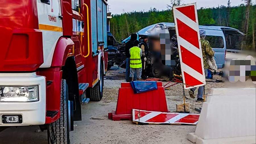 Один взрослый погиб и четверо детей пострадали в ДТП с фурой в Якутии