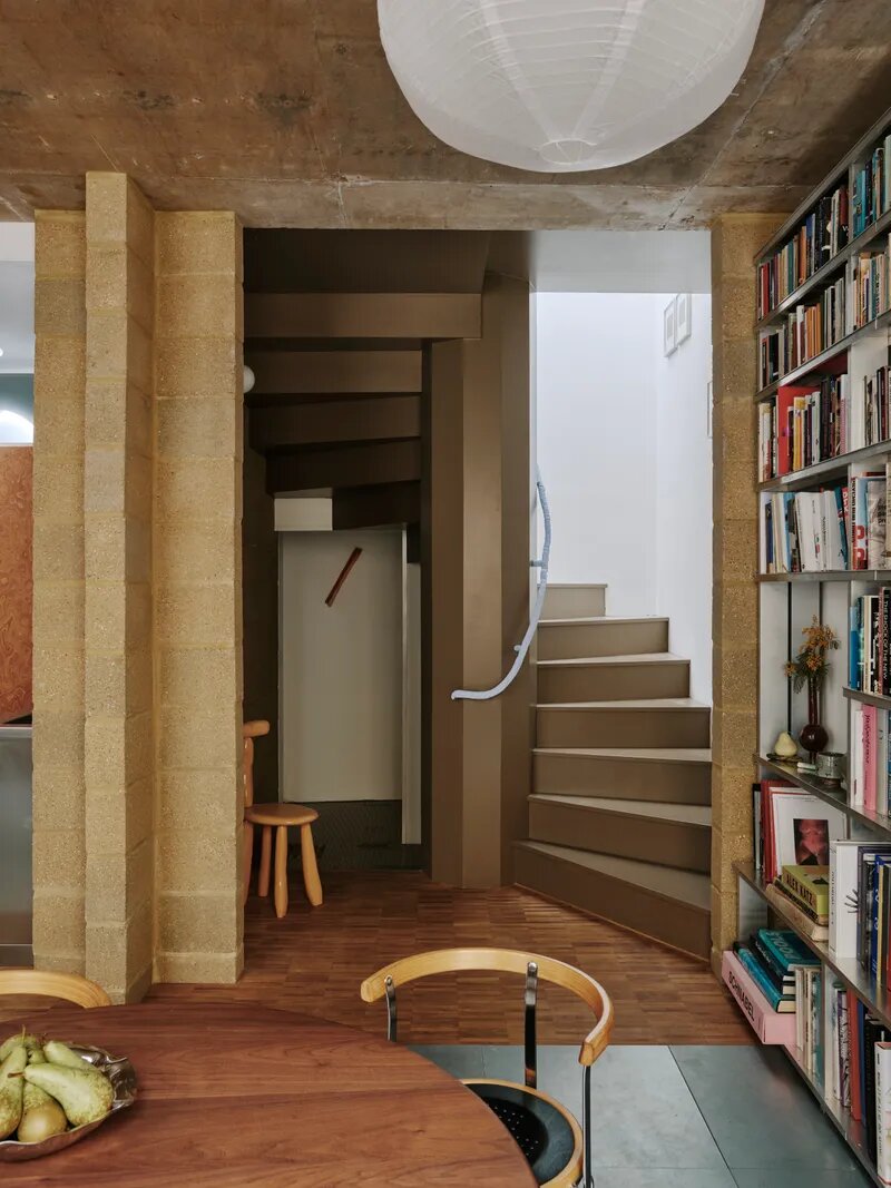 «Дом Невидимка» или жизнь в подвале. Мужчина сделал уютнейшую «квартиру» на 60м² вдали от посторонних глаз идеи для дома,Интерьер и дизайн