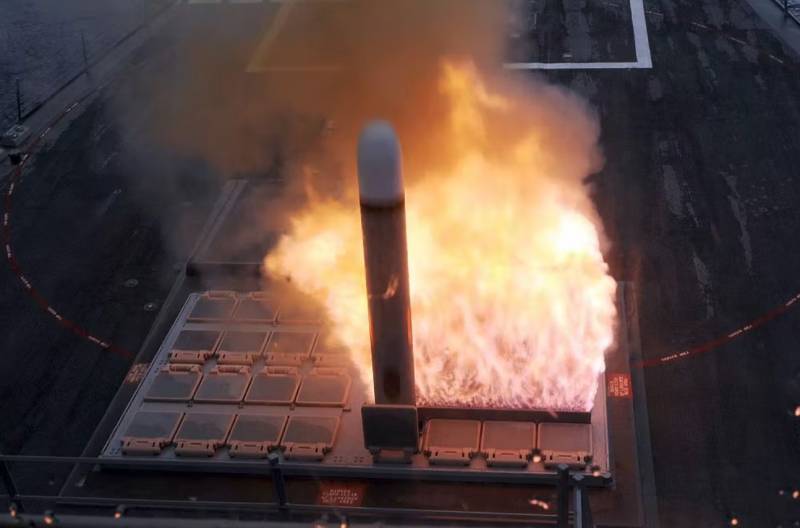 Новый законодатель моды: то ли крейсер, то ли эсминец проекта 055 Новый законодатель моды: то ли крейсер, то ли эсминец проекта 055 вмф