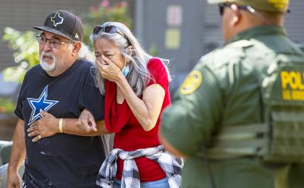 Выстрелы в Техасе могут рикошетом снести Байдена