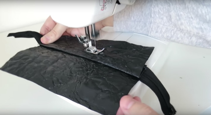 Нетривиальное использование мусорных мешков Нетривиальное использование мусорных мешков креатив,рукоделие,сделай сам,сумка из пакетов