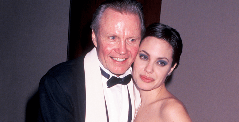 Отец Анджелины Джоли рассказал, что думает о ее разводе с Брэдом Питтом