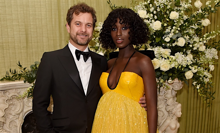 У актера Джошуа Джексона и его возлюбленной Джоди Тернер-Смит родилась дочь