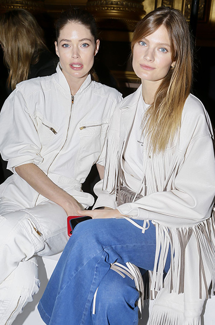 Неделя моды в Париже: Наталья Водянова, Тина Кунаки, Опра Уинфри на показе Stella McCartney осень-зима 20190/2020 Неделя моды в Париже: Наталья Водянова, Тина Кунаки, Опра Уинфри на показе Stella McCartney осень-зима 20190/2020 thereshegrows