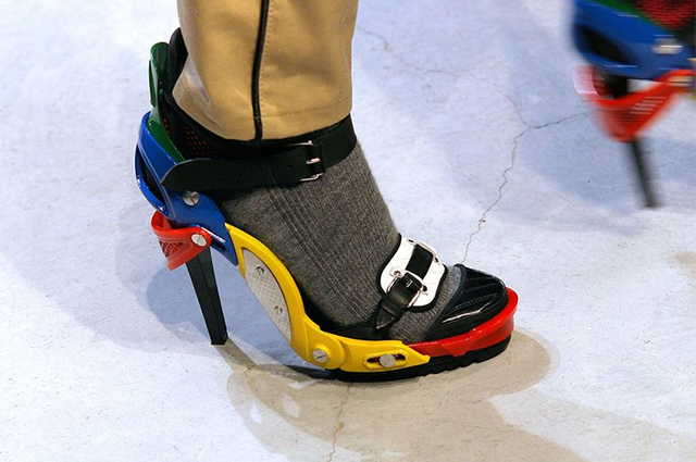 Феномен ugly shoes: как уродливая, нелепая и смешная обувь всегда становится модной Звездотренды