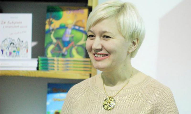 Украинская писательница Лариса Ницой вызвала полицию в кафе, где ее не захотели обслужить на украинском языке 