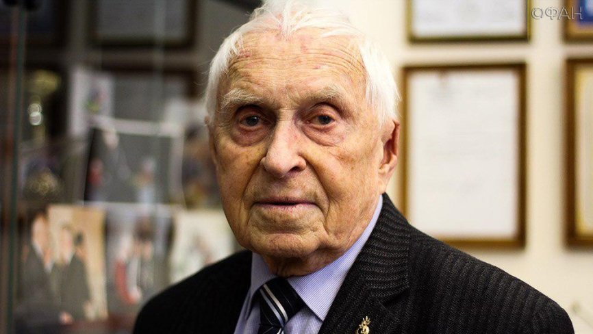 михаилом бобровым