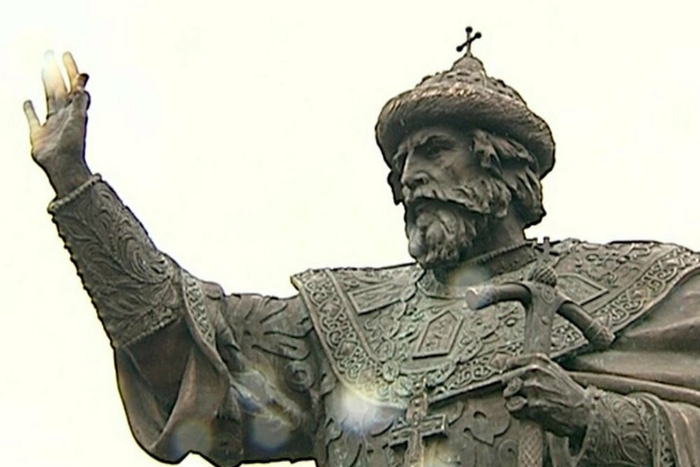 Фрагмент памятника Ивану III