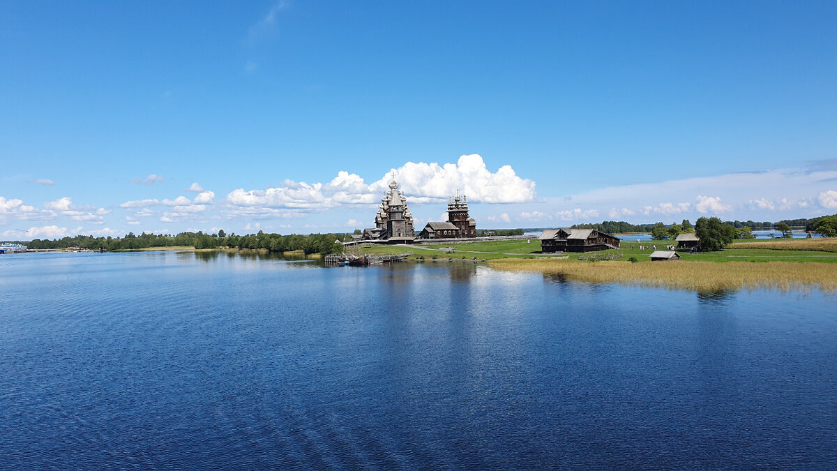 Попали на остров Кижи. Сделали много красивых фотографий