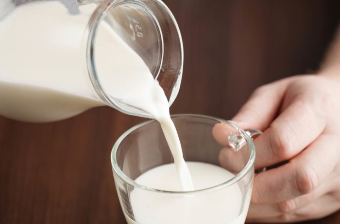 Натуральное молоко - полезный продукт как для детей, так и для взрослых