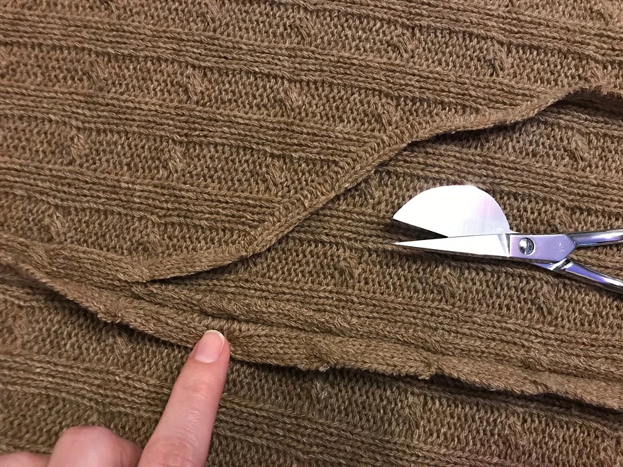 ​Обработка припусков швов в изделии из объемного вязаного трикотажа 2