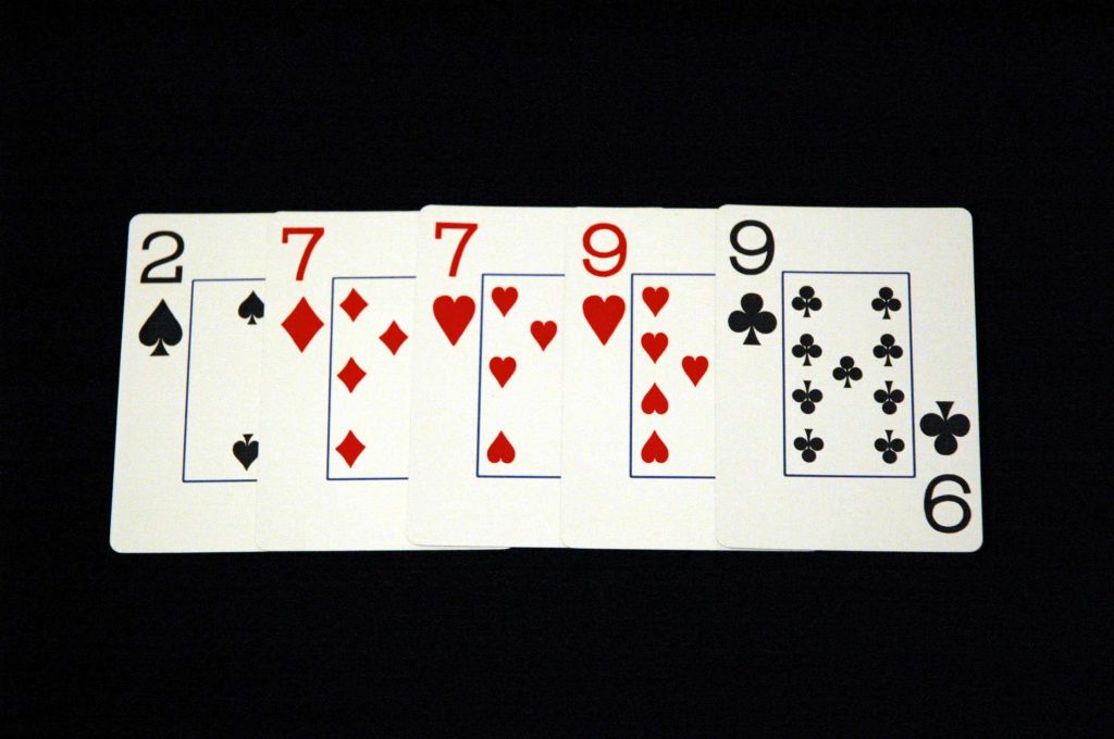 Две пары - вторая комбинация в покере