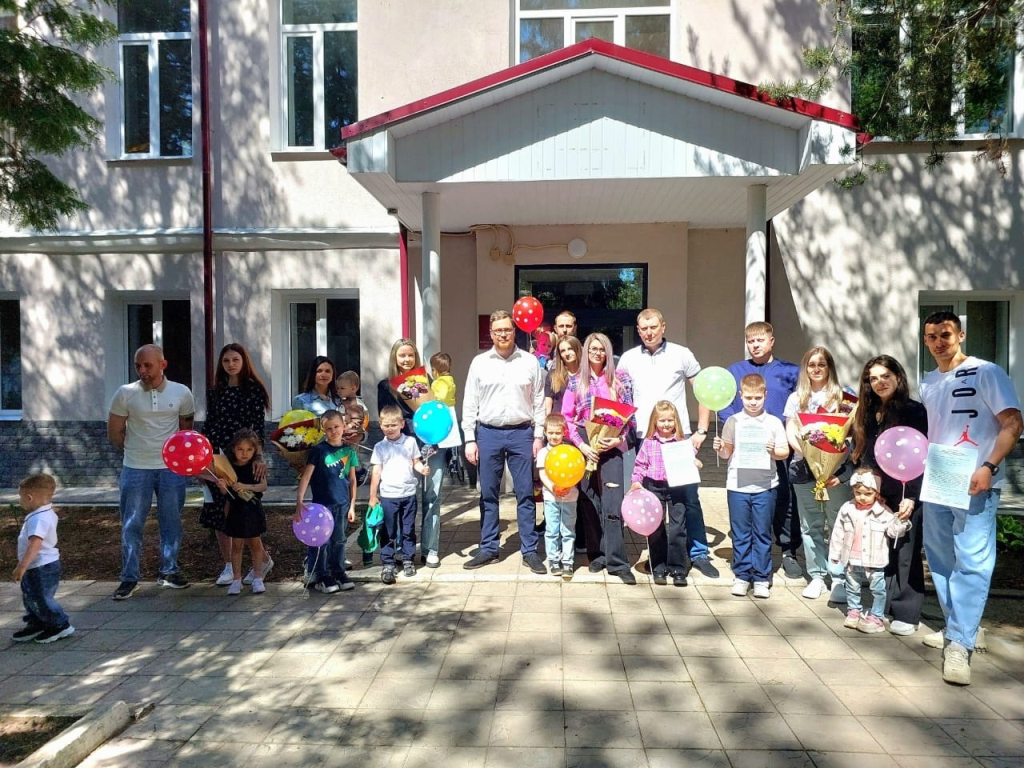 Молодым семьям Ржева вручили жилищные сертификаты