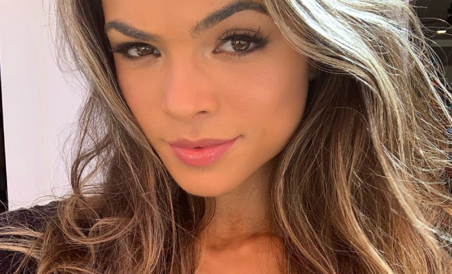 Девушка была недовольна своей фигурой, но решила начать заниматься и через 2 года стала Мисс Олимпия