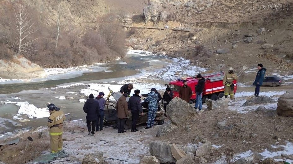 Машина улетела в пропасть в Дагестане, есть погибшие