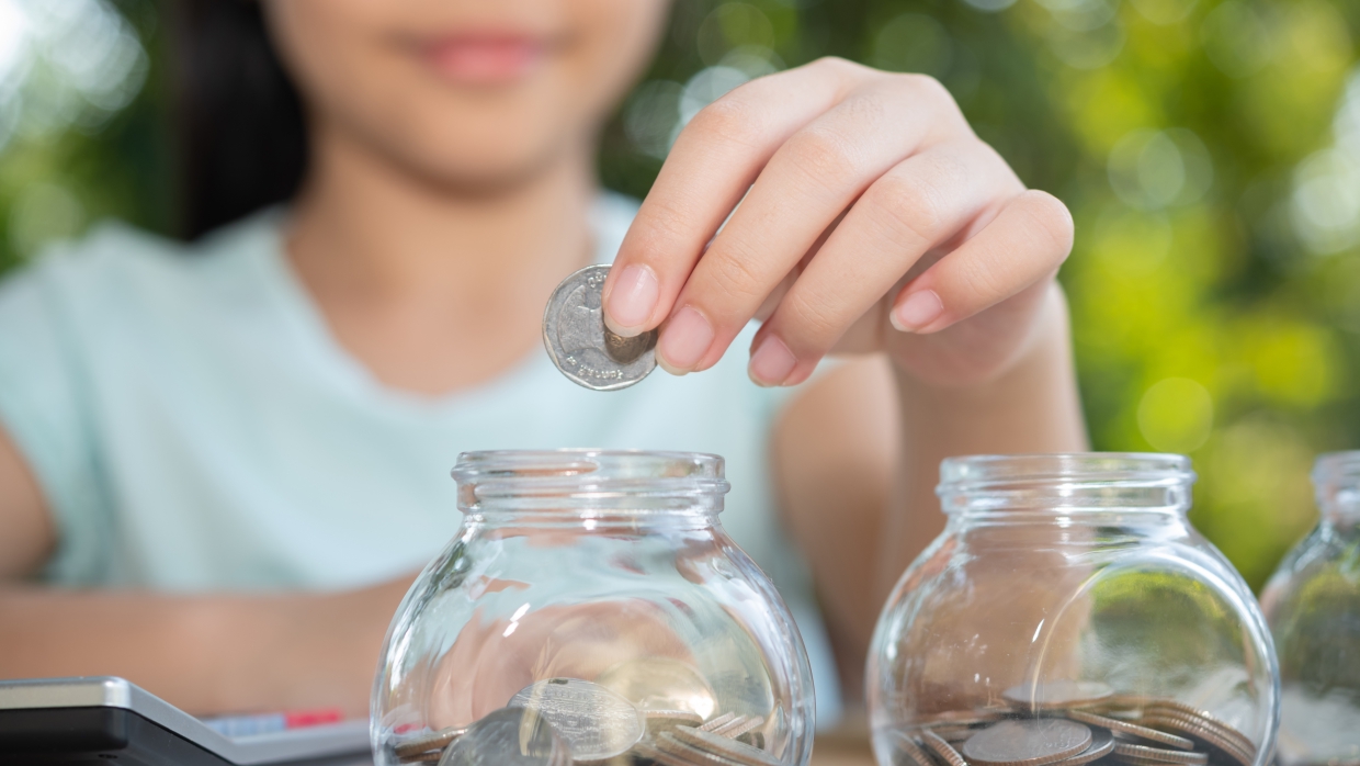 Это свобода: психолог объяснила, зачем давать ребенку карманные деньги Общество