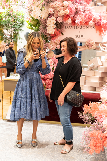 Сара Джессика Паркер в платье с цветочным принтом на презентации своей коллекции обуви в Сиднее Звездный стиль