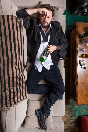 Канадский профессор пьянствовал 10 лет, чтобы найти идеальный способ избавиться от похмелья Канадский профессор пьянствовал 10 лет, чтобы найти идеальный способ избавиться от похмелья