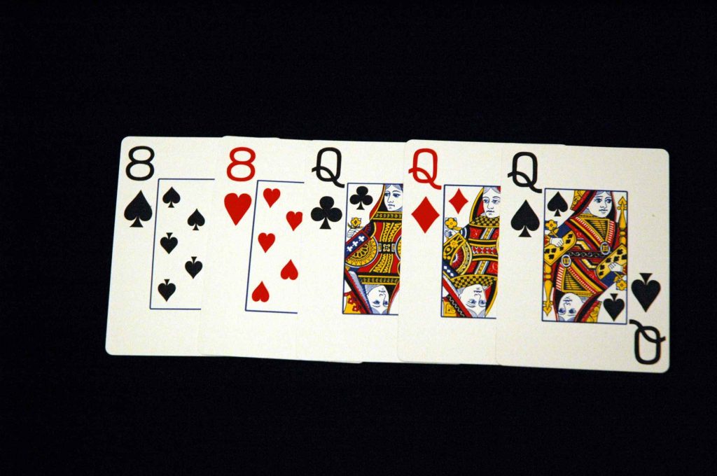 Фул Хауз - шестая комбинация в покере