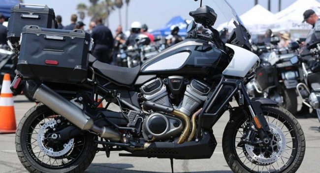 В Сети появилась информация о полицейском байке Harley Pan America Мото