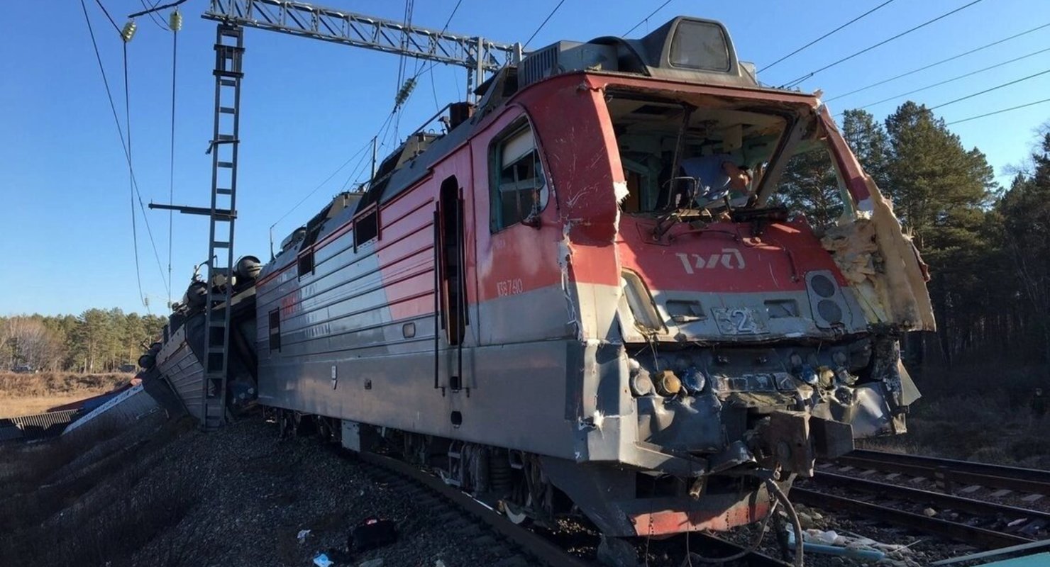 Проводят ли краш-тесты для локомотивов и есть ли на них ремни безопасности