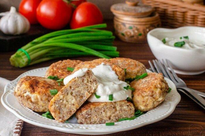 Смузи, сырники, салат: 6 оригинальных блюд из банальной гречки кулинария,рецепты