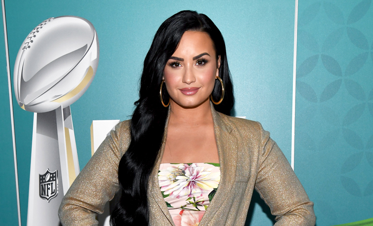 Деми Ловато подтвердила роман с молодым актером, случайно засветившись в его Instagram