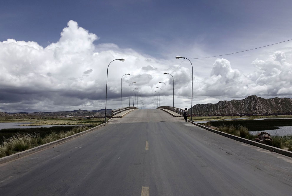 Пустые дороги в Десагуадеро, Боливия