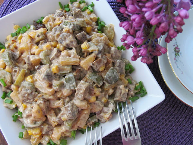 Салат с печенью и ананасами Салат с печенью и ананасами кулинария,салаты