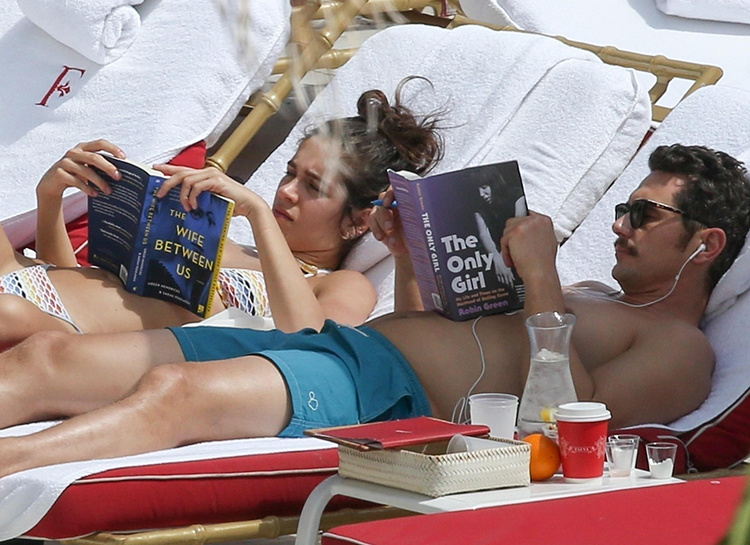 Джеймс Франко на отдыхе со своей девушкой Изабель Пакзад Джеймс Франко на отдыхе со своей девушкой Изабель Пакзад Звезды / Звездные пары