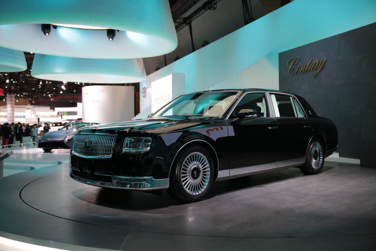 Toyota Century слоновая кость