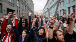 Задача-развалить Россию.