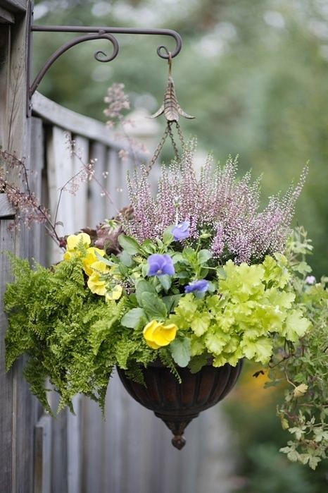 Подвесные кашпо для двора или дачи. Подборка идей. Подвесные кашпо для двора или дачи. Подборка идей. handmake,дизайн интерьера,поделки для сада,поделки своими руками