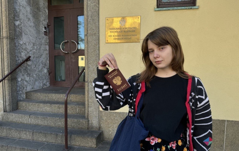 Прекрасные новости! Предателям Родины аннулируют российские паспорта!