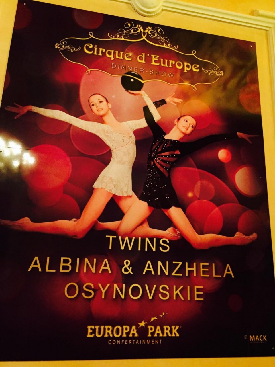 Стоимость получасового приватного танца Анжелы и Альбины 300 тысяч рублей. 