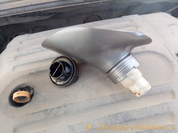 Экономим время и деньги: меняем масло в автомобиле самостоятельно без ямы Экономим время и деньги: меняем масло в автомобиле самостоятельно без ямы авто и мото,Замена масла в автомобиле,ремонт