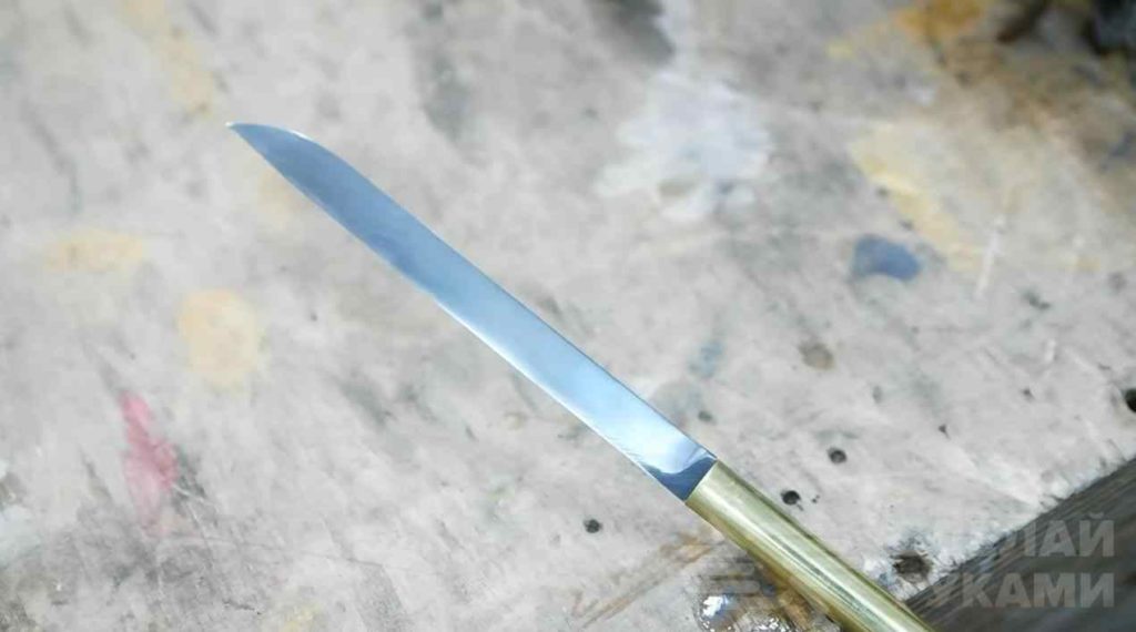 Карманный нож с ножнами из пильного диска и латунных трубок самоделкин